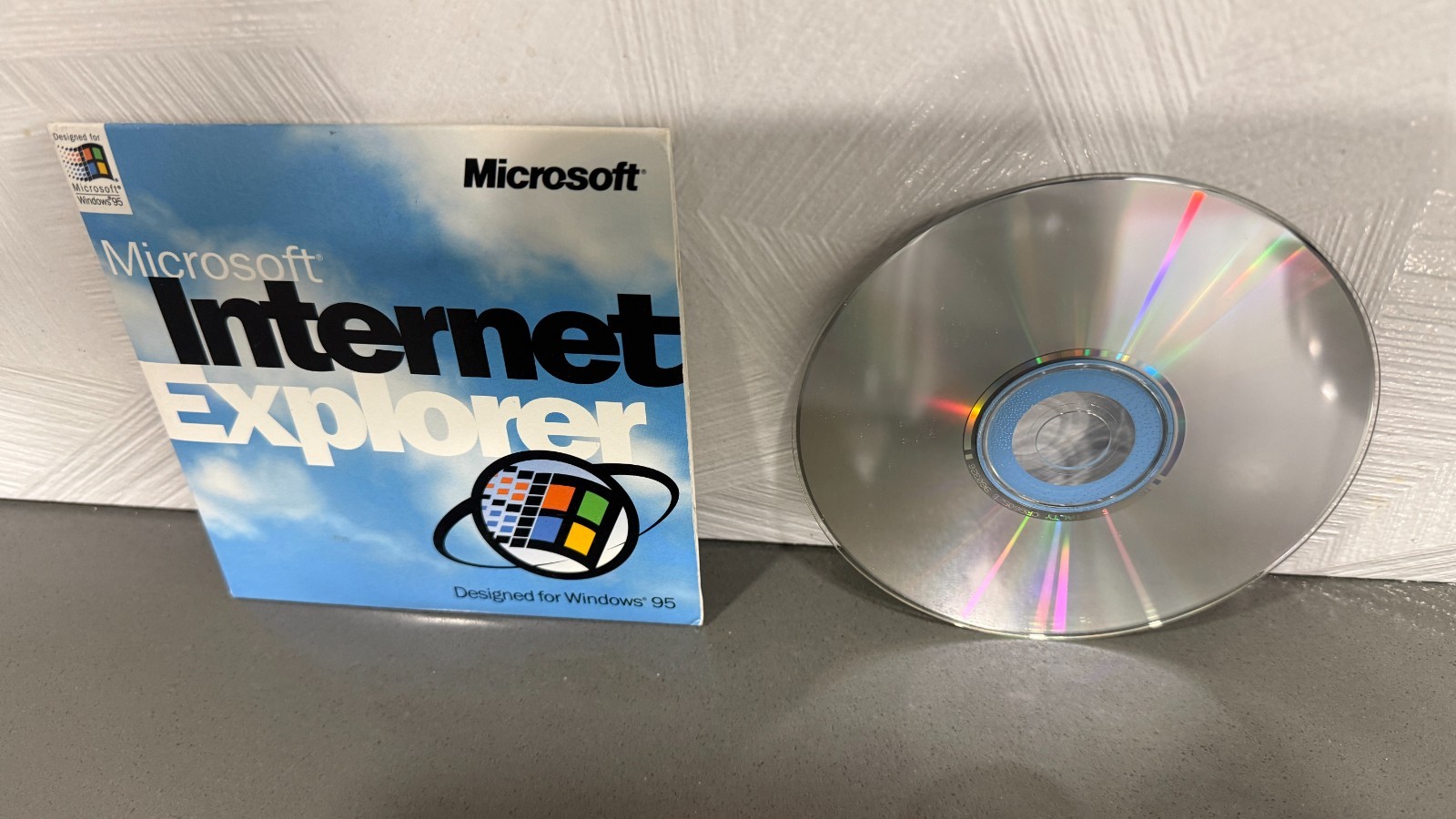 Vintage Microsoft Internet Explorer 2.0 Windows 95 CD-ROM Original Disc + Sleeve