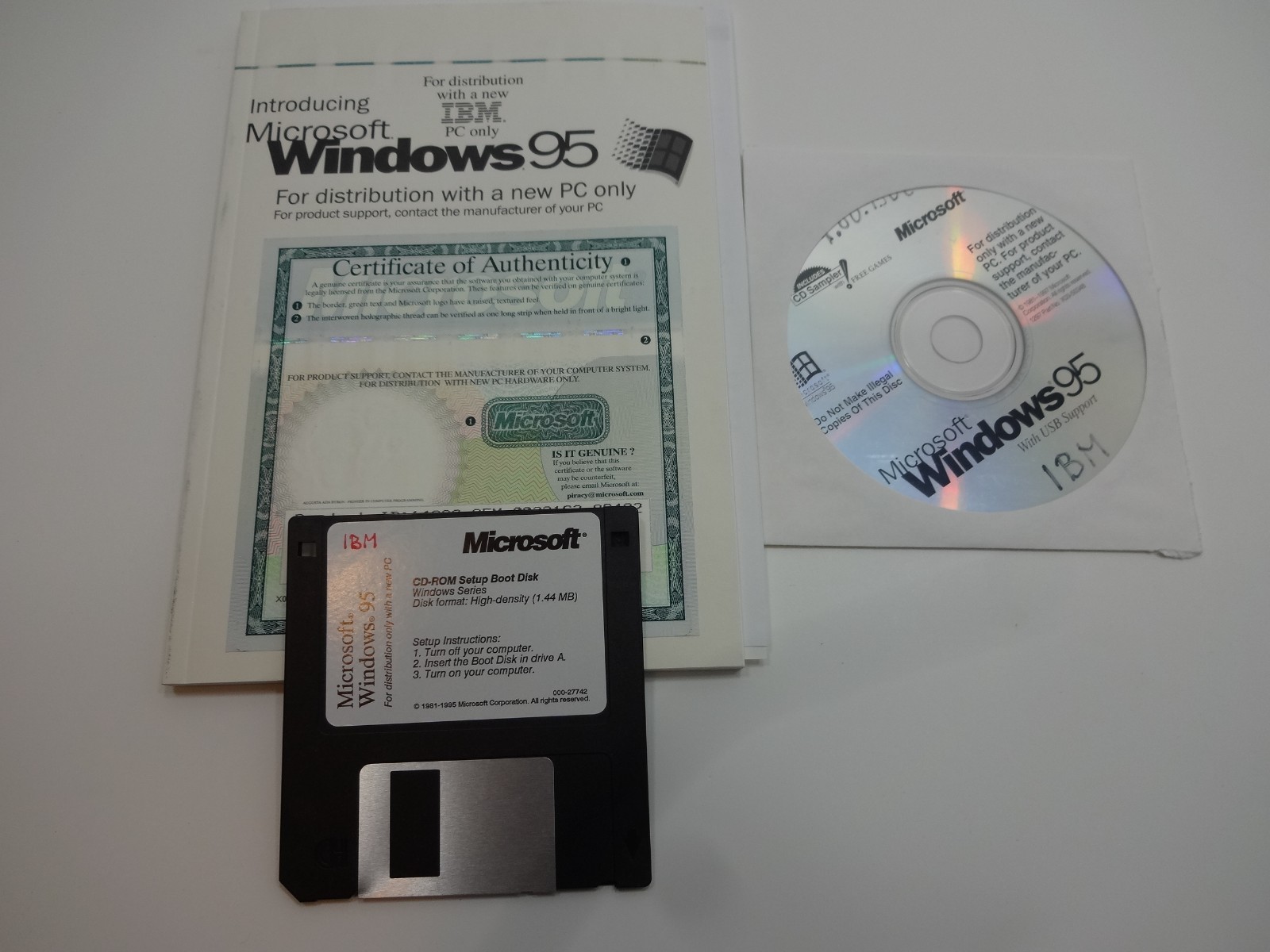 Microsoft Windows 95 CD Boot Disk Manual with COA for IBM PC