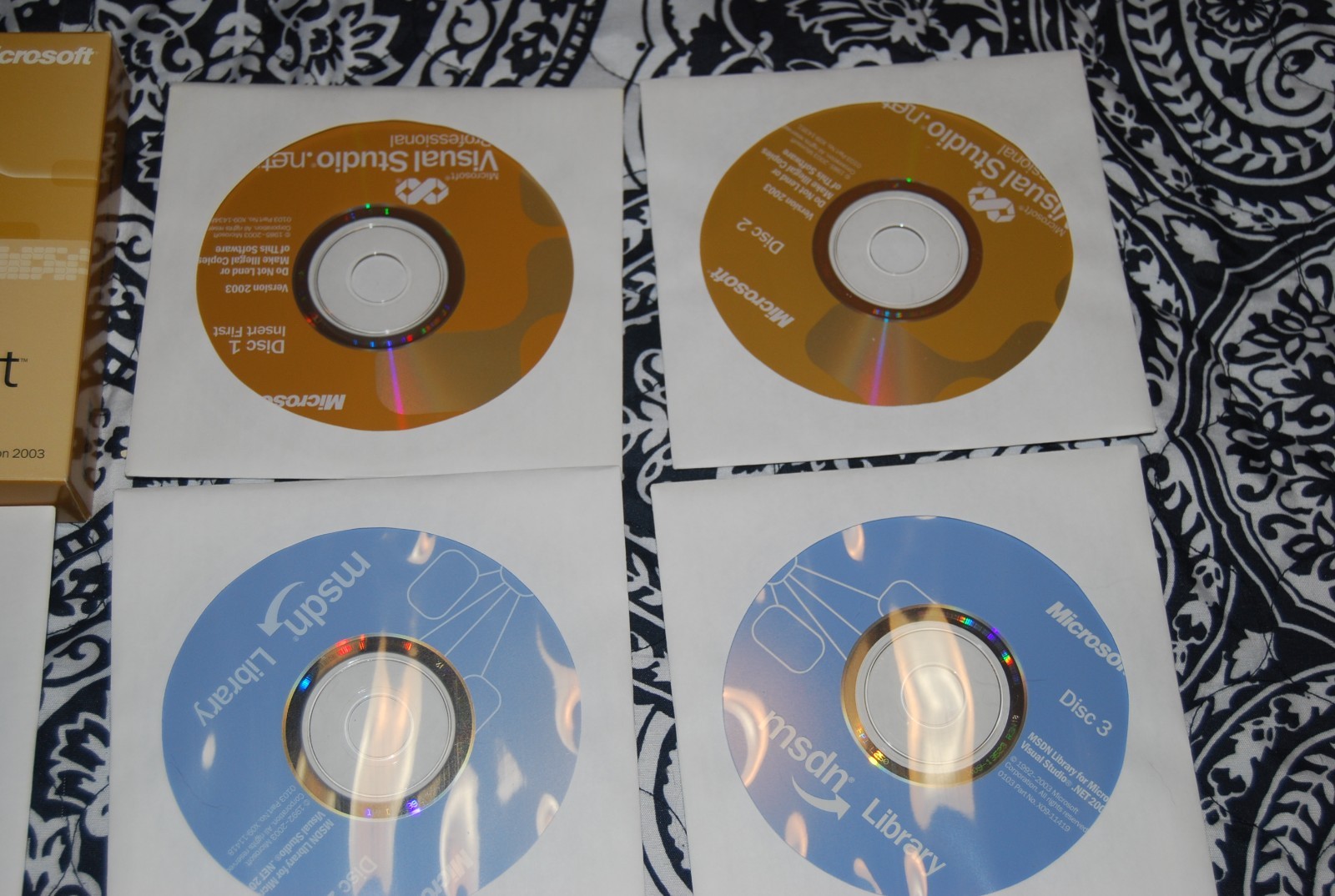 Microsoft Visual Studio .NET Professional 2003 FULL RETAIL SET Used To mk backup