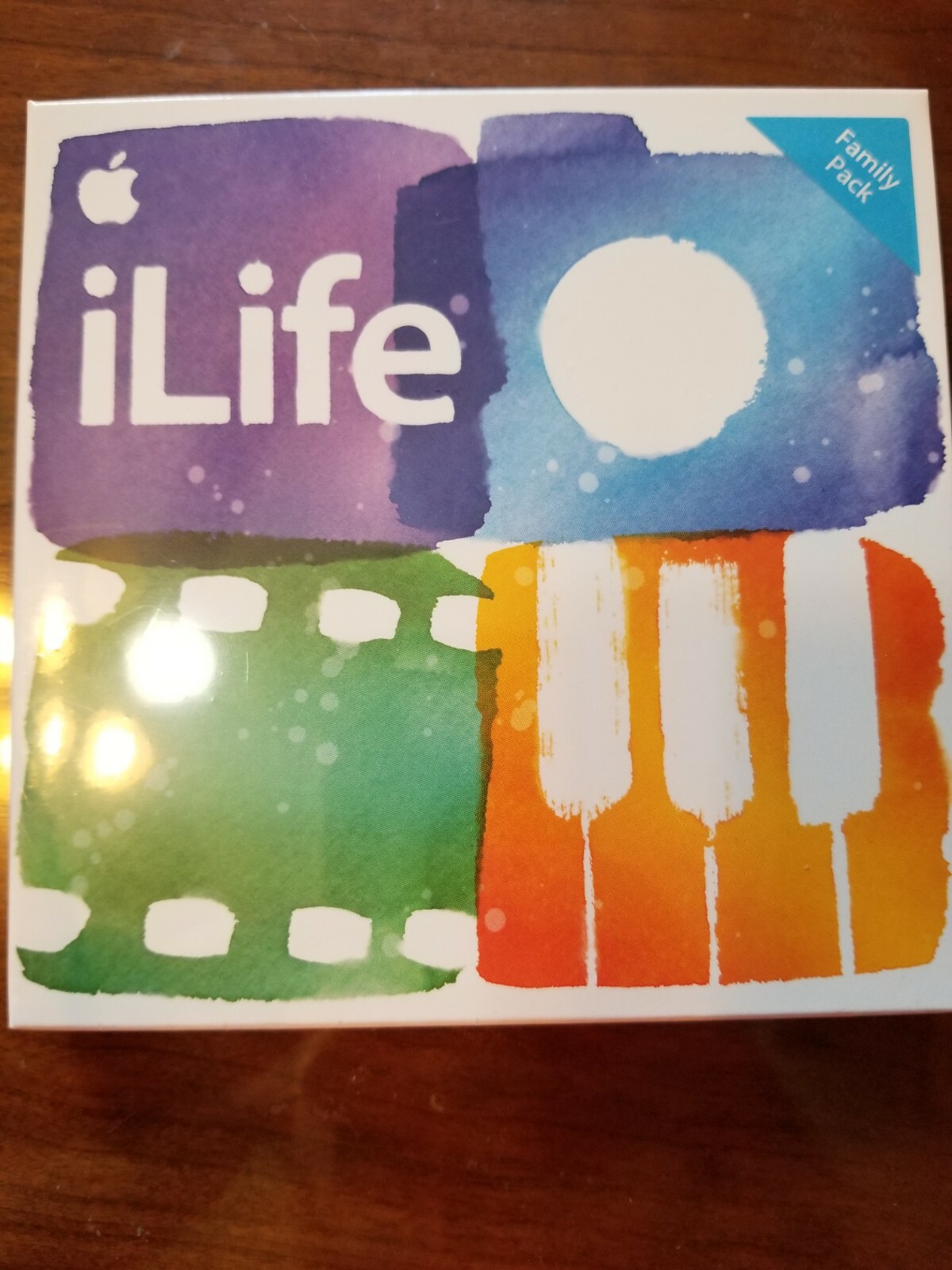 Brand New Retail Box Apple iLife ’11 – Family Pack 5 users, 5 machines