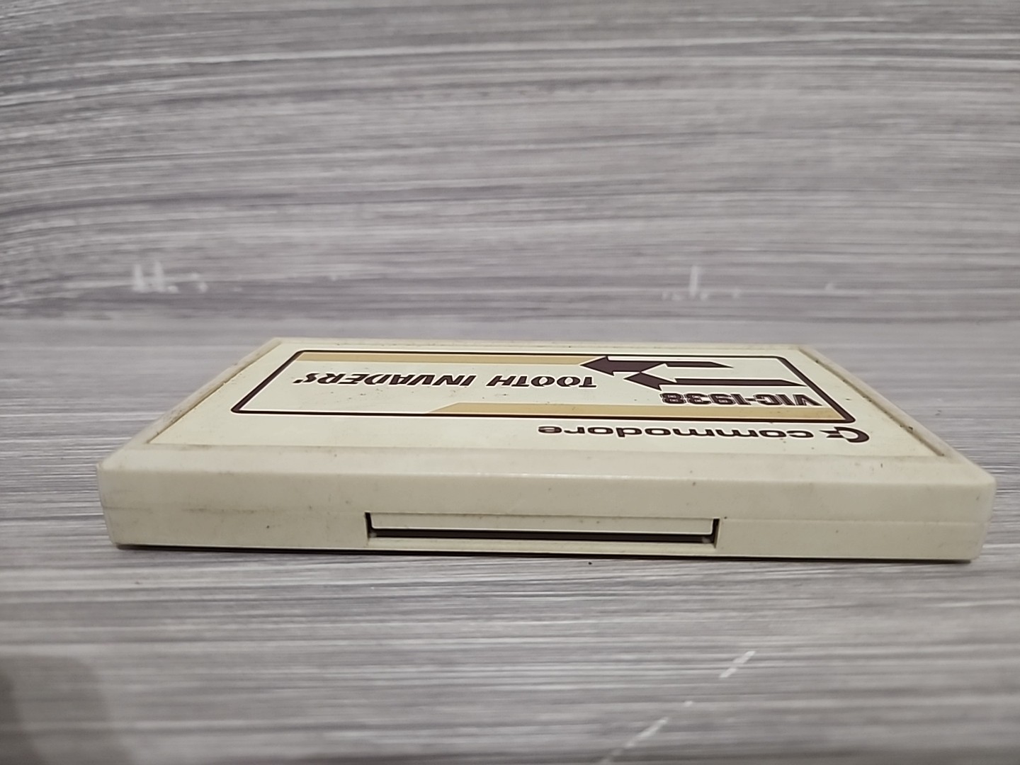 Vintage – Commodore Vic-1938 – Tooth Invaders Cartridge Only