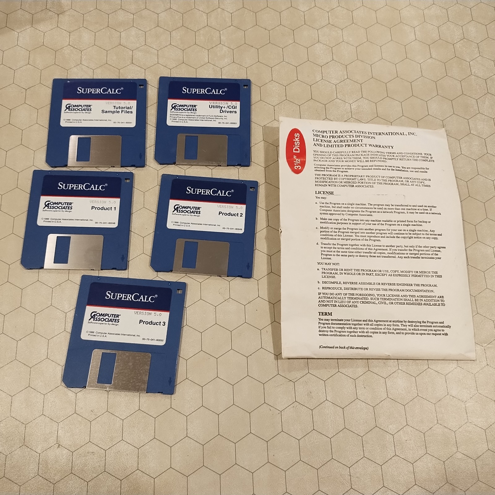 SuperCalc Version 5.0, Computer Associates, 1988, box, guides and 3.5″ disks