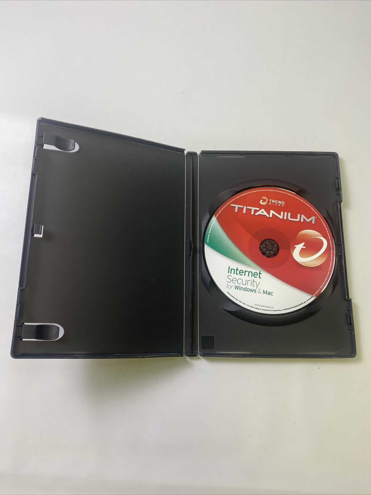 Trend Micro Titanium Internet Security for PC, Mac – TRE021800F700