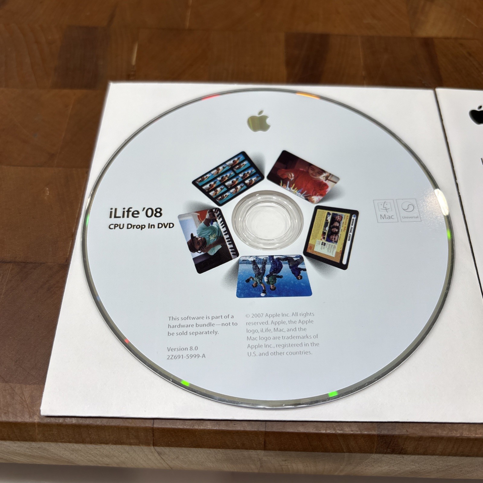 Apple iLife ’08 Software Suite for Mac – iPhoto iMovie GarageBand iDVD