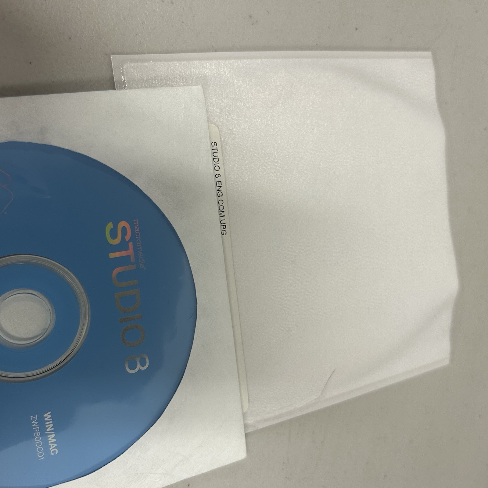 Macromedia Studio 8 UPGRADE Win/Mac 2 Disc Set – VERY GOOD CONDITION!!!!