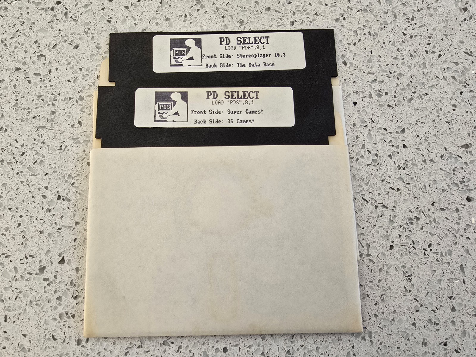 PD SELECT GAMEs COMMODORE 64 5.25″ 36 Games + Stereoplayer | 2 Disks