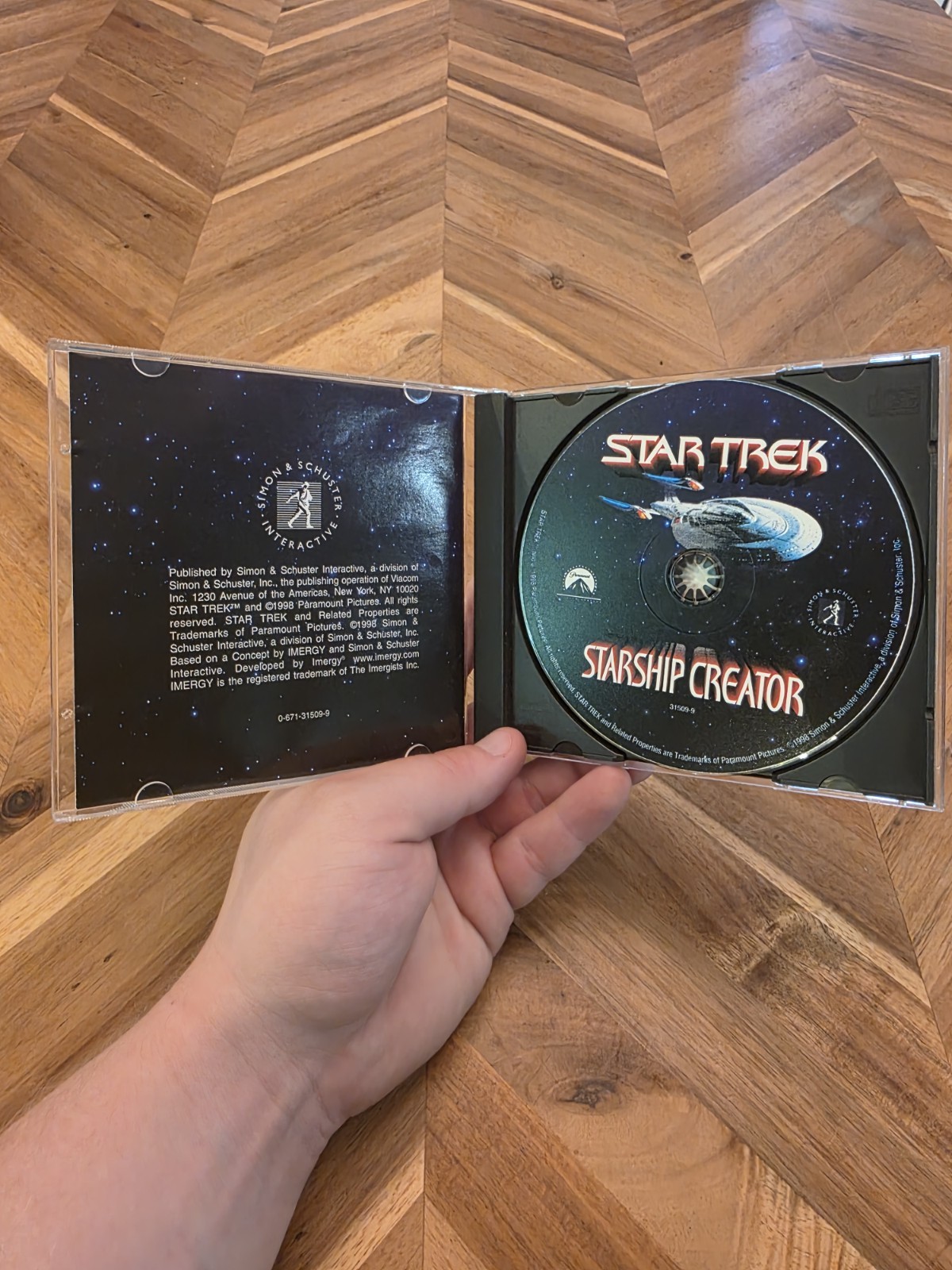 Simon & Schuster Interactive Star Trek Starship Creator Game PC CD-ROM + Guide