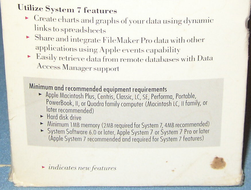 1993 Claris FileMaker Pro 2.0 Apple Macintosh OS System 7 on 3.5″ & 5.25″ Floppy