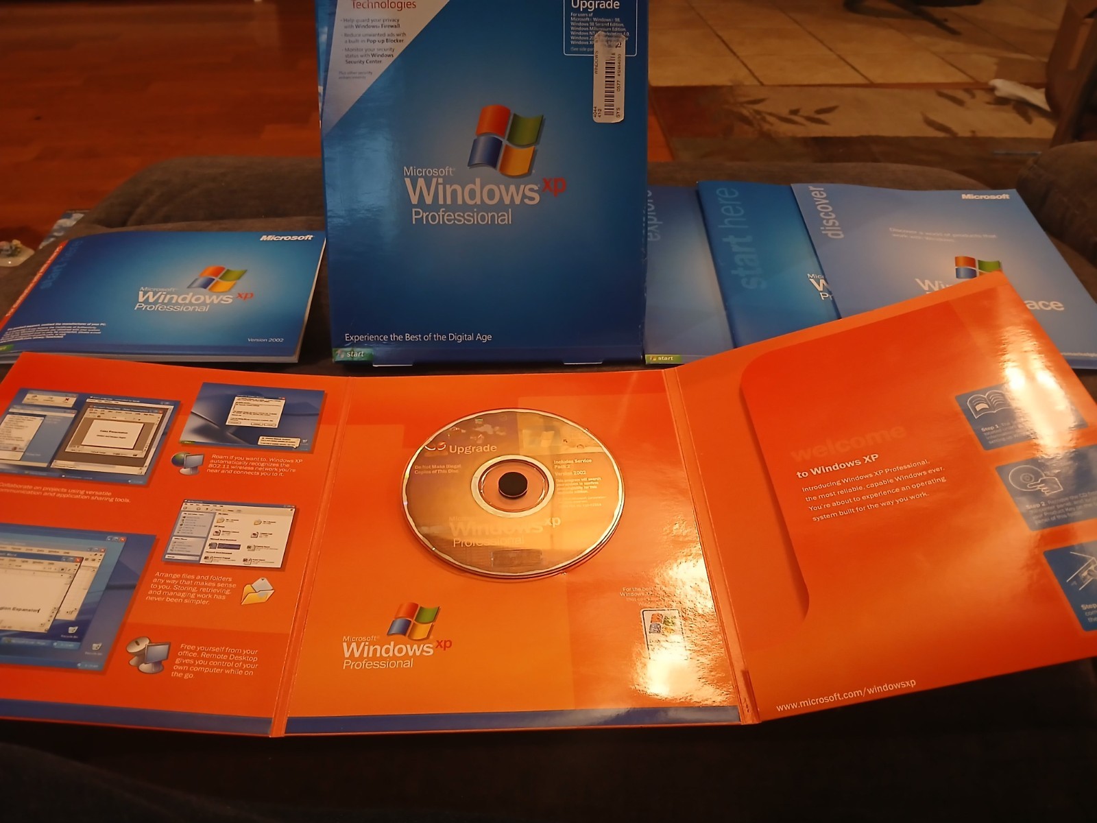 Microsoft Windows XP Professional Upgrade 2002 Disc w/ Product Key