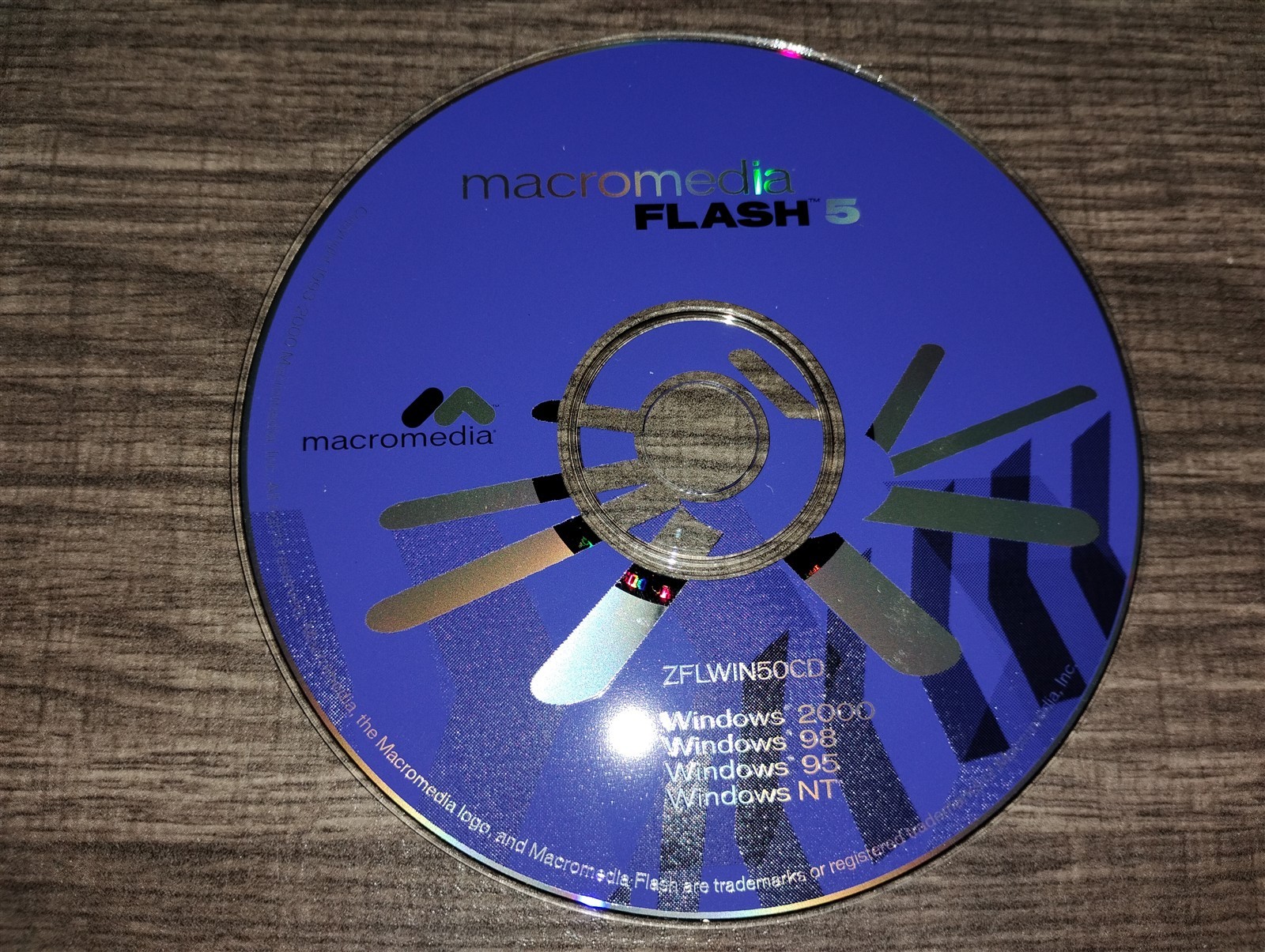 Macromedia Flash 5 PC CD-ROM 2000 Windows 95/98/NT/2K + Serial Number ZFLWIN50CD
