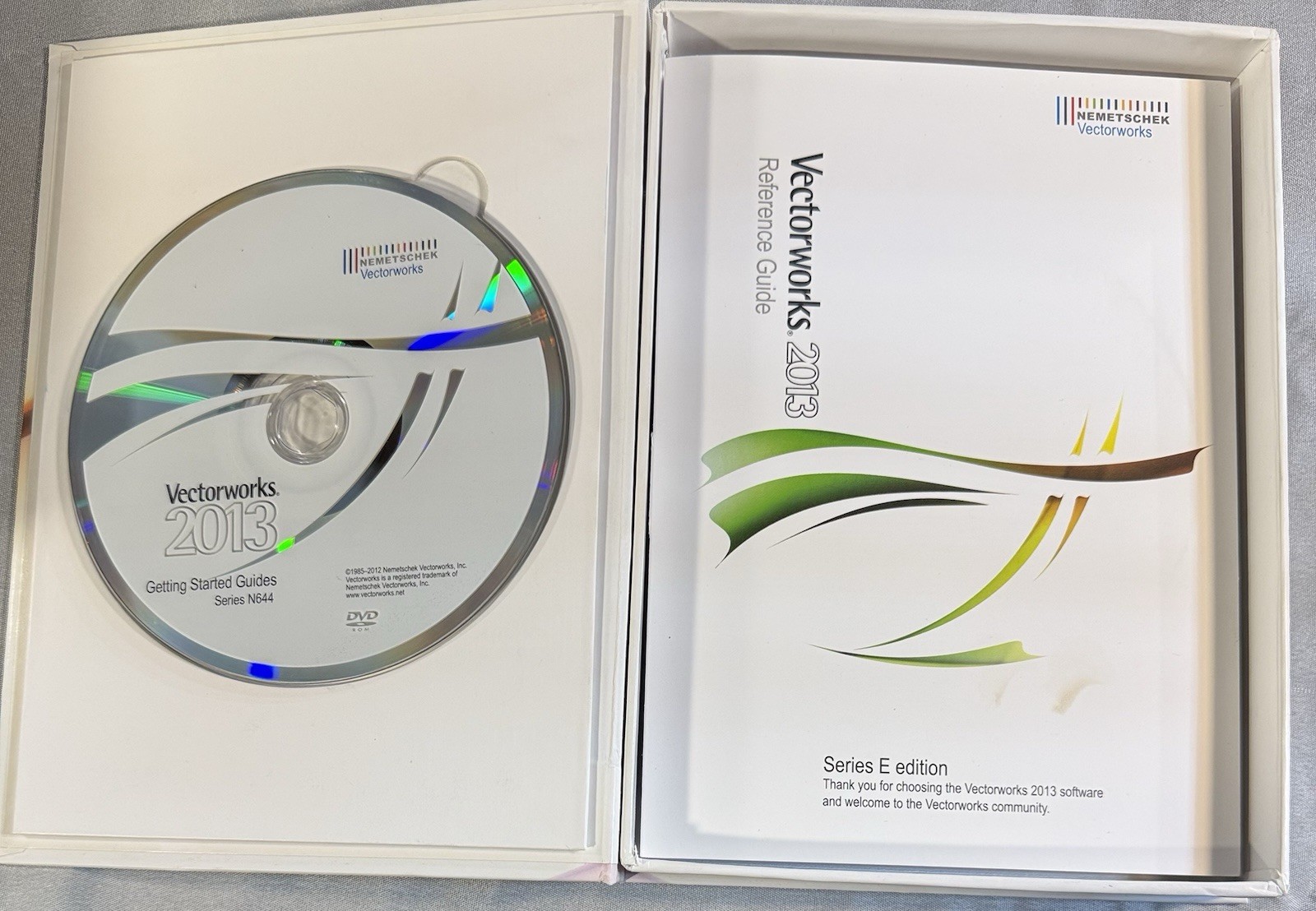 Nemetschek VectorWorks 2013 Designer/Renderworks with Serial 2 DVD Discs Mac/Win