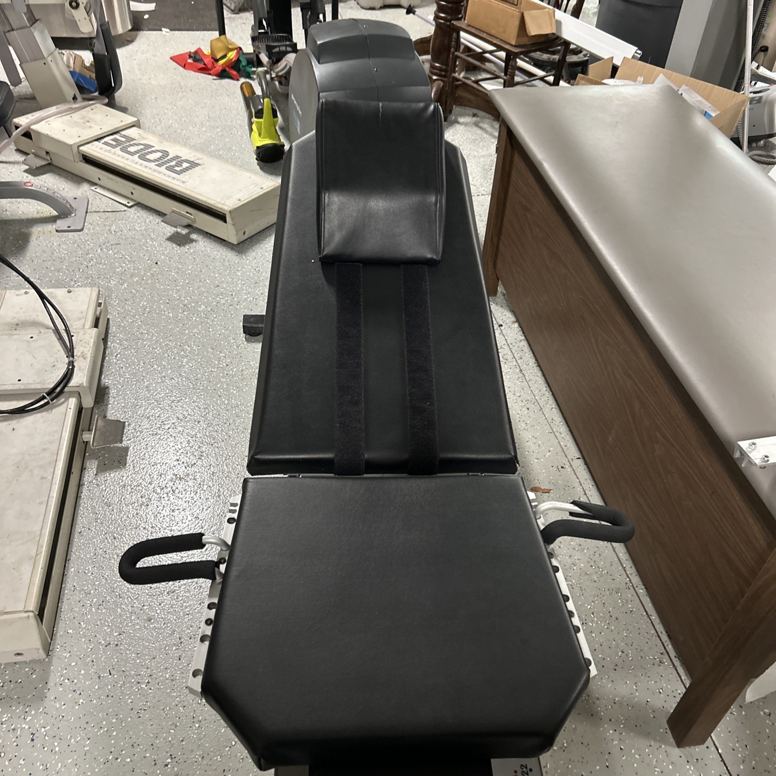 Shuttle Systems – Contemporary Design 2000-1 Resistance Machine