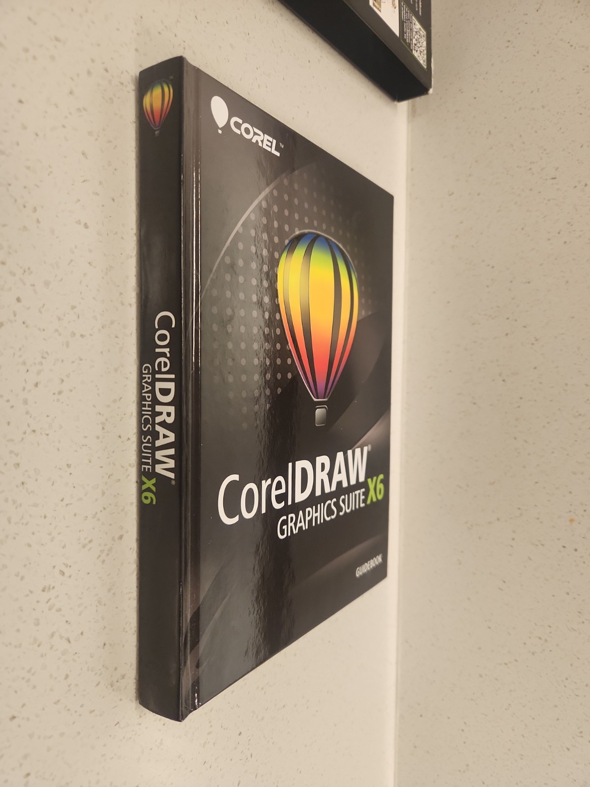CorelDRAW Graphics Suite X6 Comes With Disc And Outside Box Hardcover Used Book