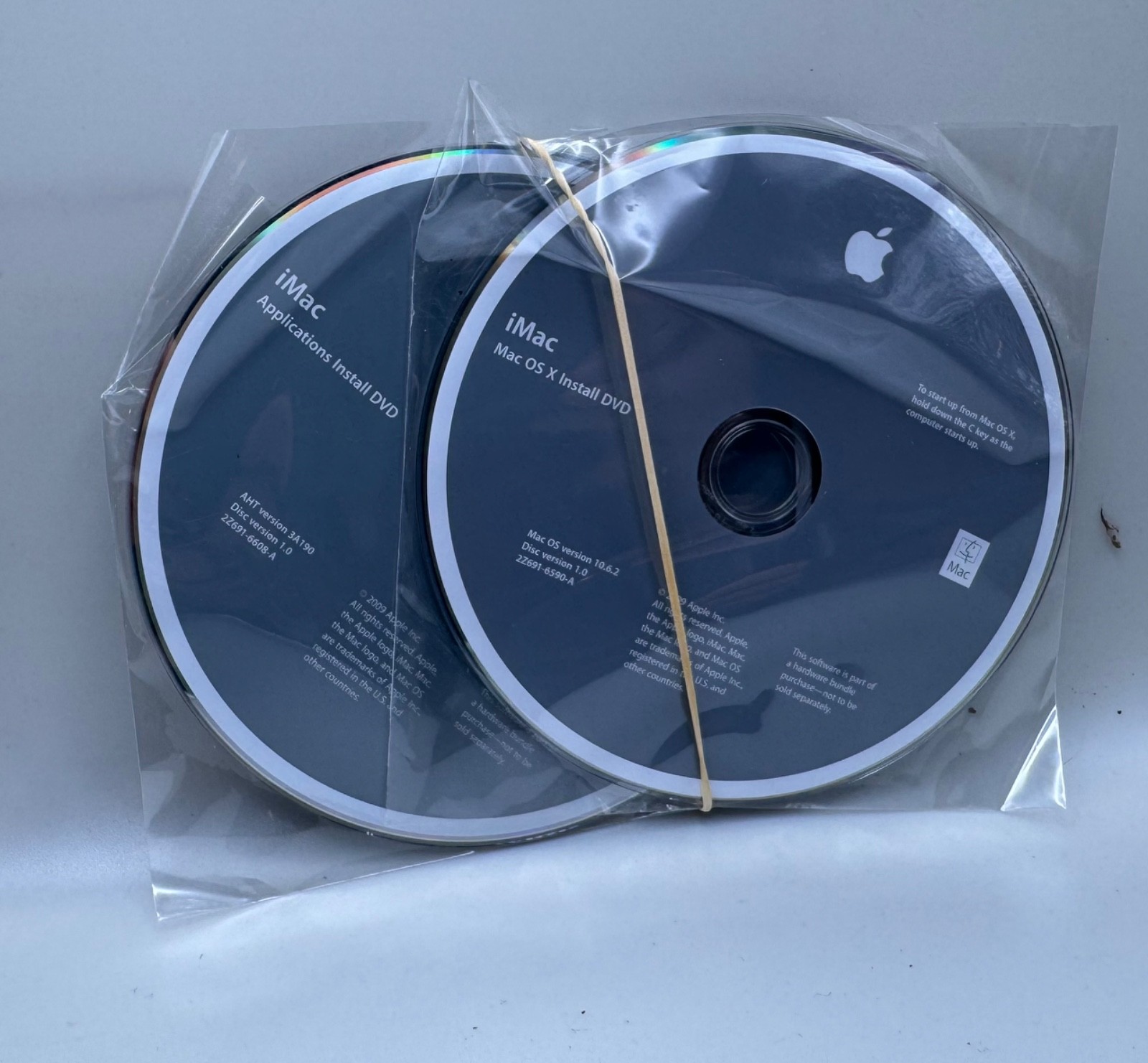 2Z691-6590 DVD iMac (27-Inch, Quad Core) Install 10.6.2 + Applications Install