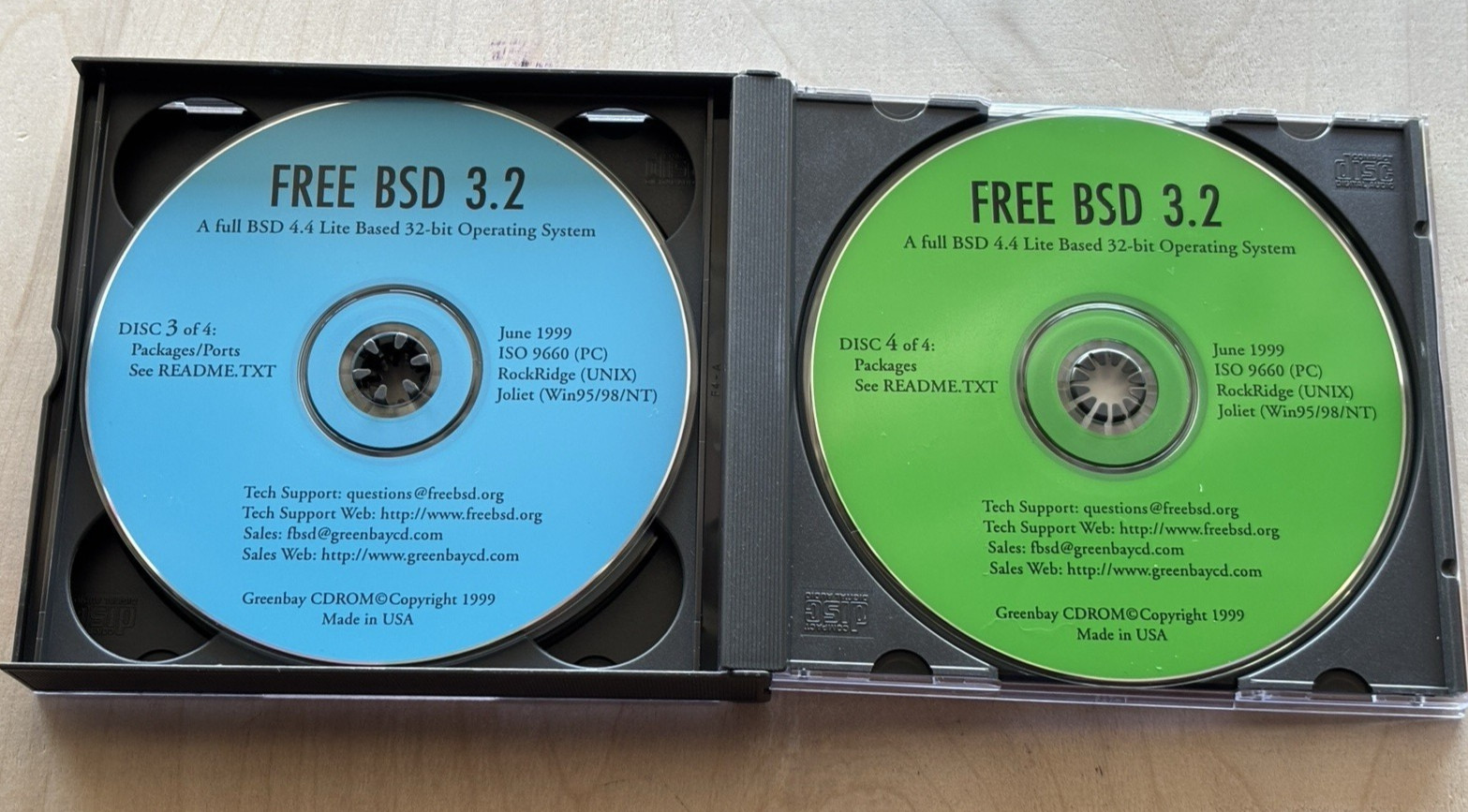 Vintage 1999 FreeBSD CD ROM 3.2 June 32-bit Operating System 4 CDs