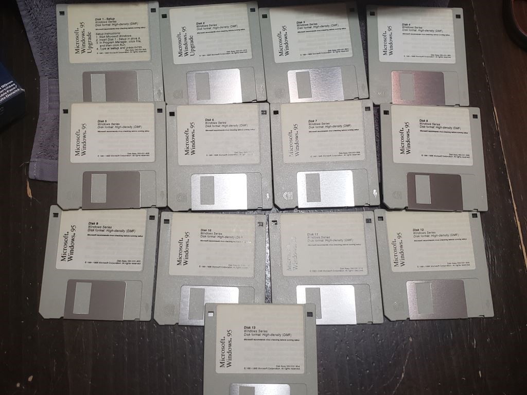 (3FREE) USED HD 3.5 Floppies Microsoft Windows 95 Upgrade (13 3.5 Floppies)