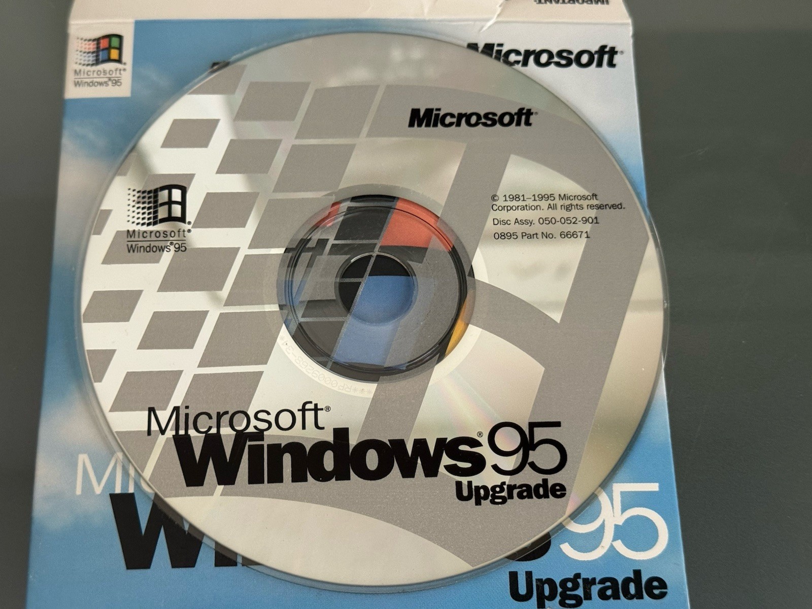 Microsoft Windows 95 Upgrade PC CD-ROM with CD-Key 1995 Original Retail Version