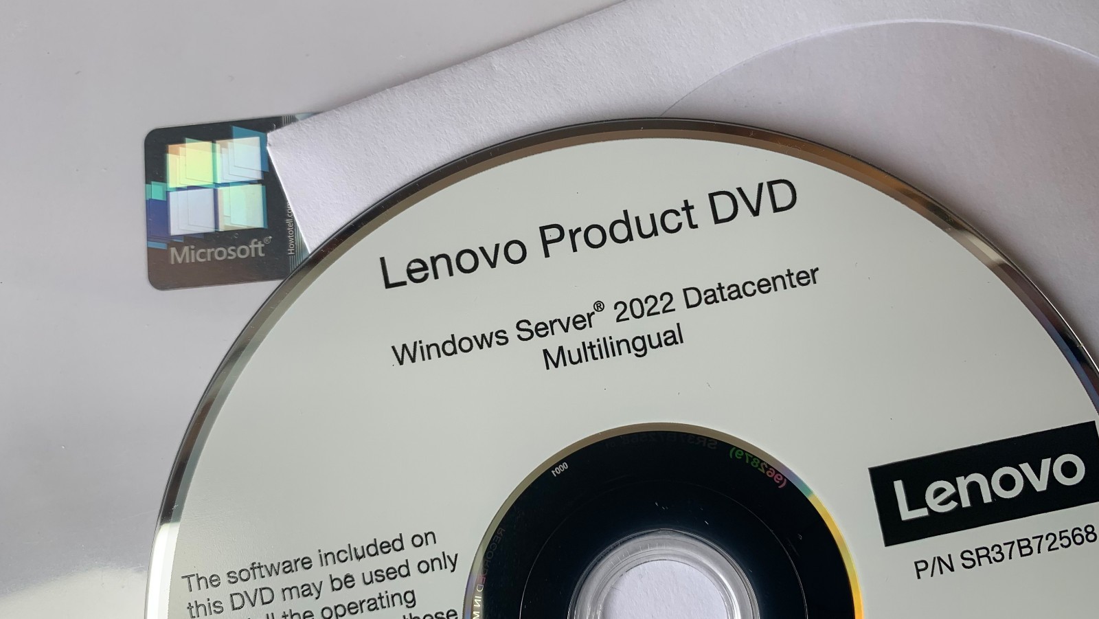Lenovo Windows Server 2022 DataCenter Edition 16 Cores w/COA UnlimitedVM Genuine