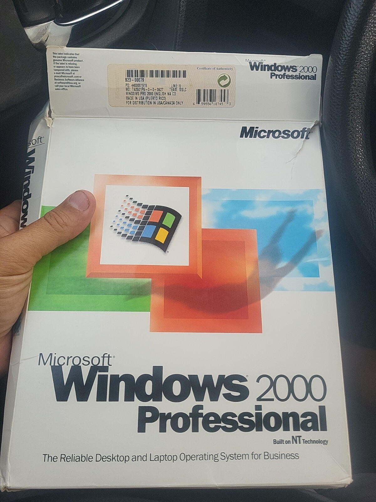 Microsoft 2000 Professional (Retail (License + Media) – box distressed