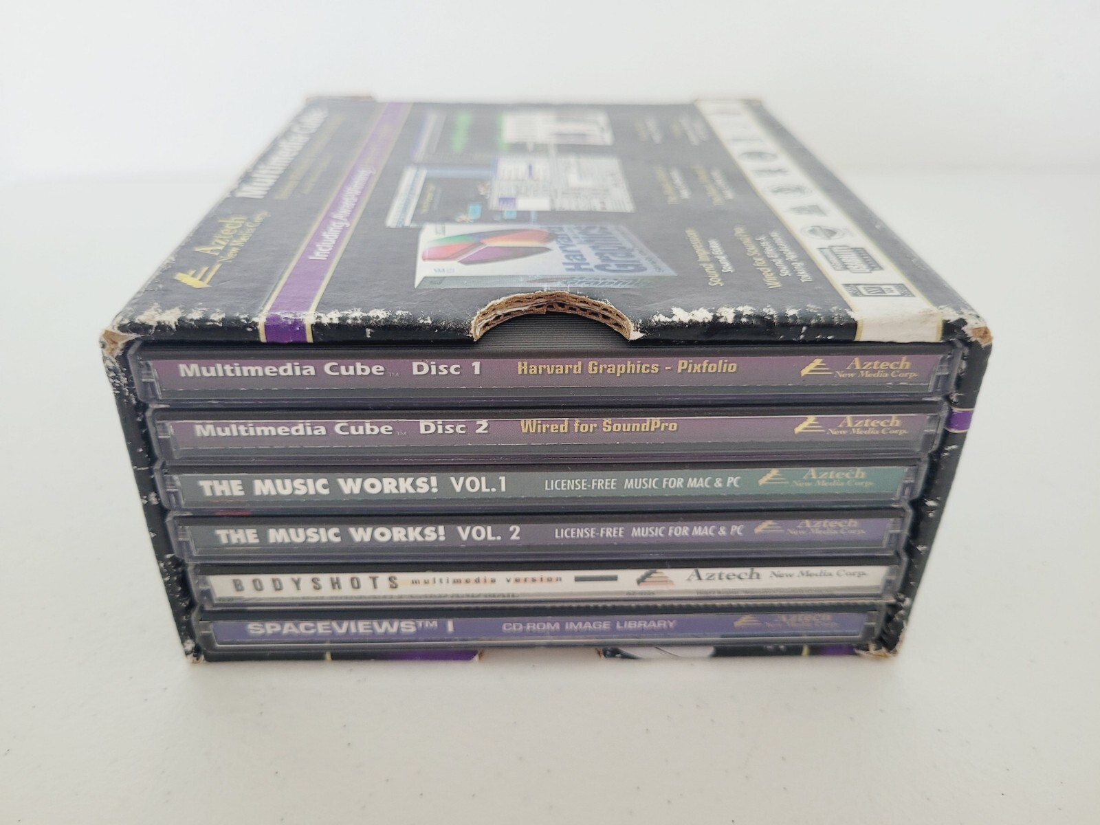 Aztech Multimedia Cube Presentation & Audio Suite With Harvard Graphics Set