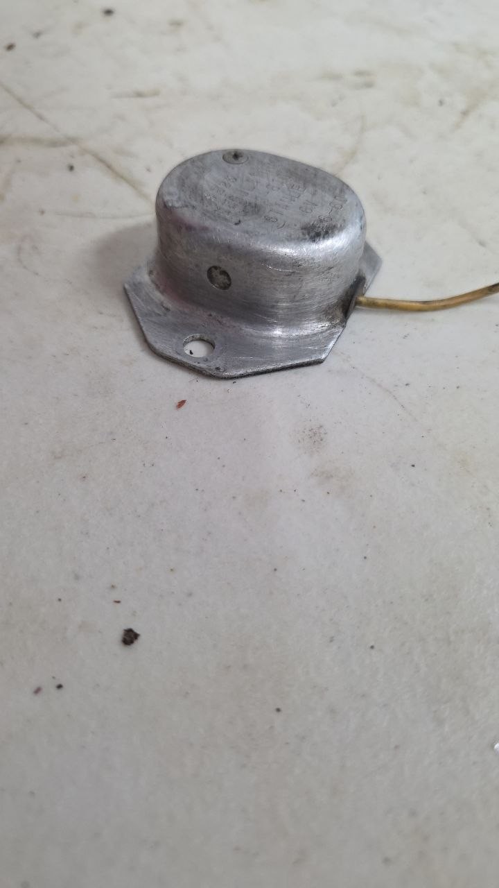 1977 Yamaha XT500 6V Voltage Regulator Stanley 2F6-60 OEM 2F6-81910-60 TT500
