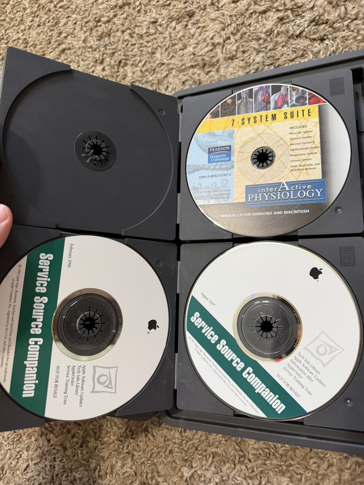VINTAGE CD CASE WITH 7 MACINTOSH CD-ROM DISCS UNTESTED GAMES ETC.