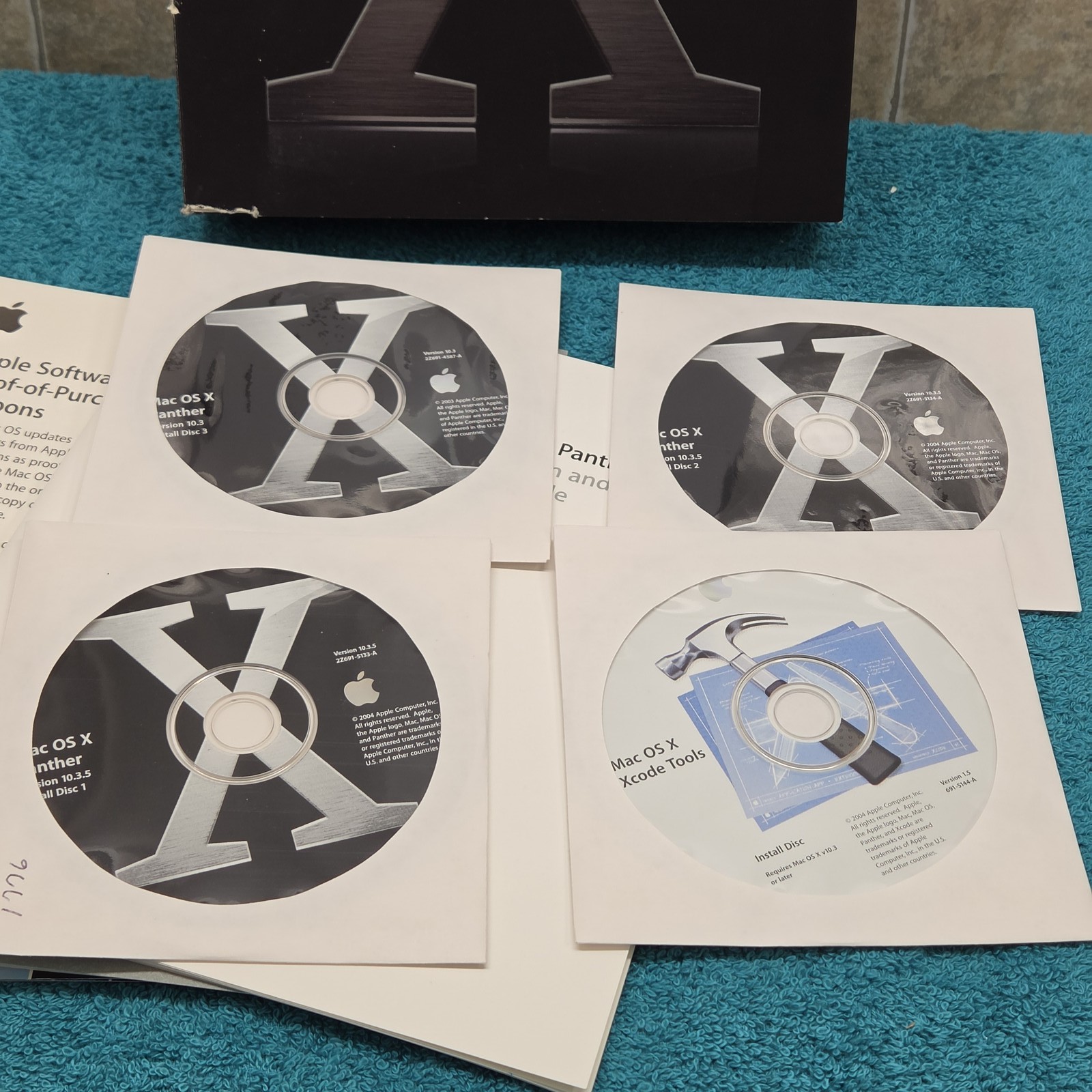 Apple Mac OS X Panther v10.3 Retail Full Install Software M9227LL/A Discs Box