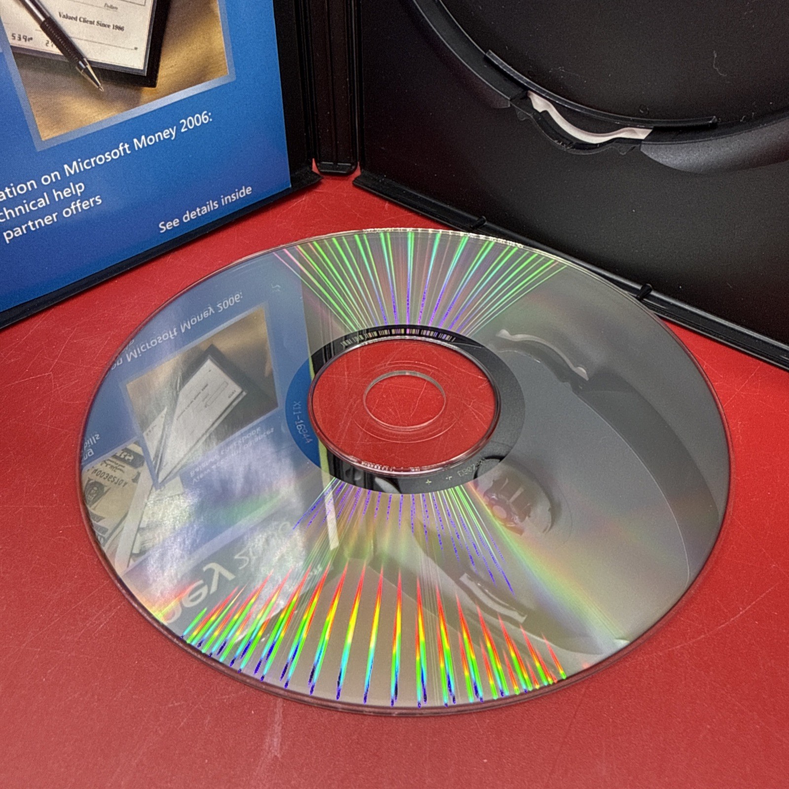Microsoft Money 2006 Deluxe for Windows Finance Tool