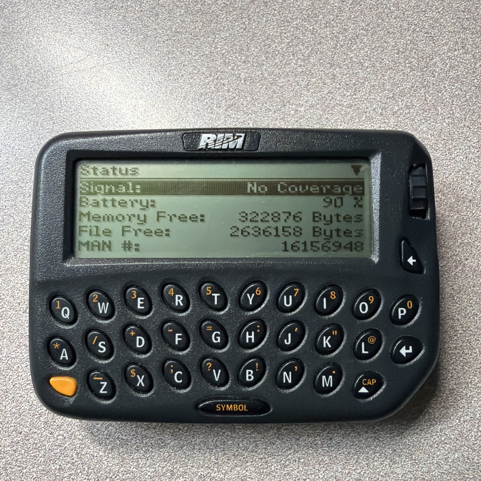 Vintage RIM BlackBerry 950 – 2 MB (R900M-2-PW) With Case