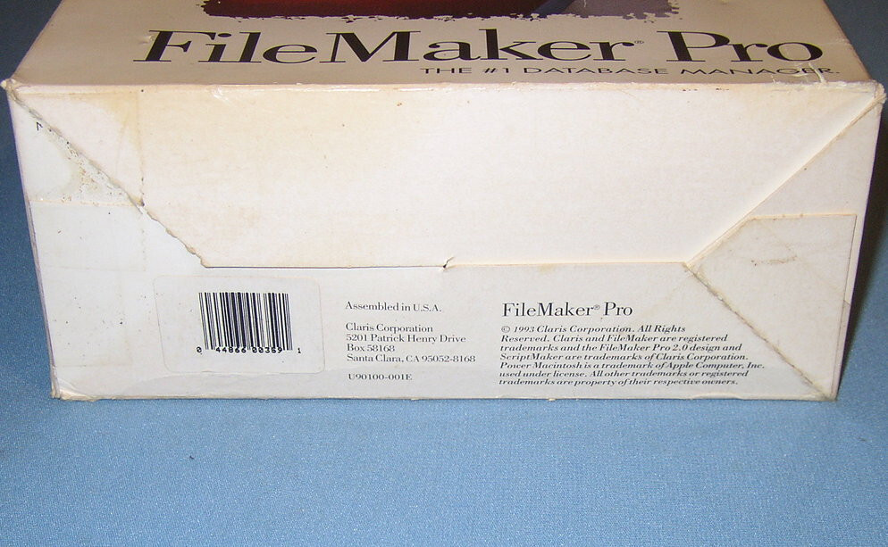 1993 Claris FileMaker Pro 2.0 Apple Macintosh OS System 7 on 3.5″ & 5.25″ Floppy