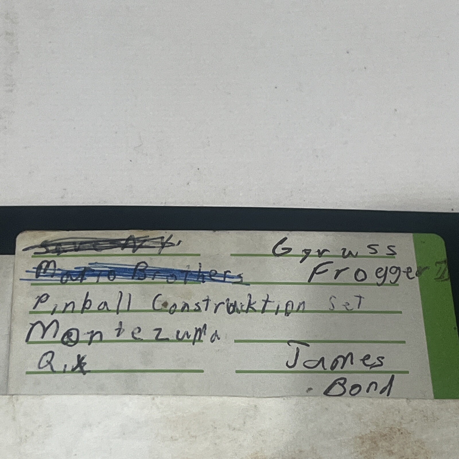 Vintage Mixed Lot of 8 Floppy Discs – May Contain Games (unknown) – Untested